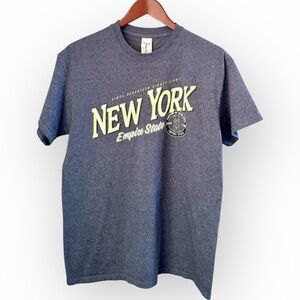 Gildan Medium New‎ York Empire State Graphic Tee Gray Short Sleeve Heather Gray